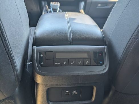 Used 2024 Nissan Pathfinder SV AWD/4WD image 23