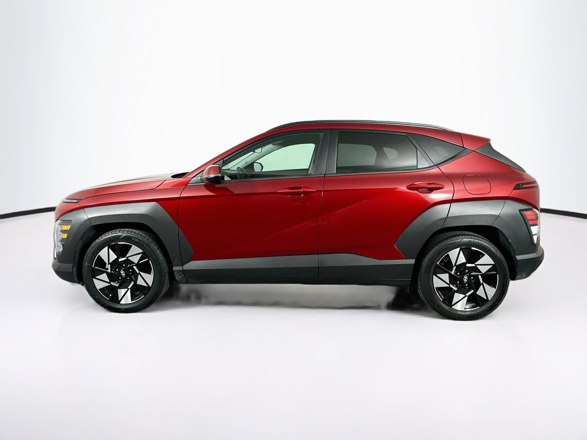 Used 2025 Hyundai Kona SEL FWD image 4