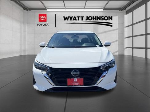 Used 2024 Nissan Sentra SV FWD image 8
