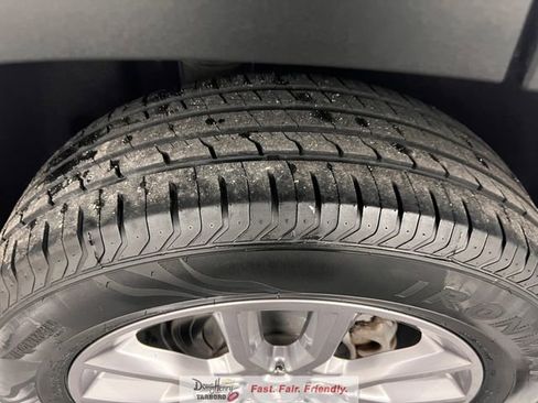 Used 2022 GMC Terrain SLT image 16