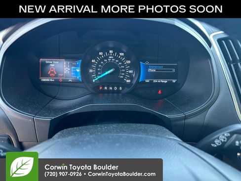 Used 2022 Ford Edge Titanium AWD/4WD image 12