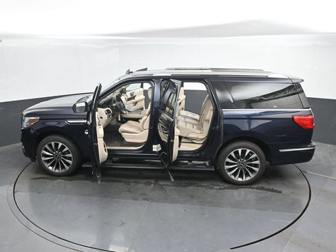 Used 2021 Lincoln Navigator L Reserve w/ Luxury Package AWD/4WD image 43