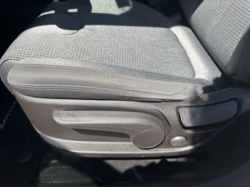 Used 2019 Hyundai Santa Fe SE image 15