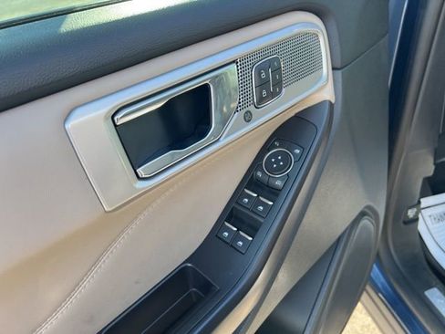 Used 2020 Ford Explorer Limited w/ Class III Trailer Tow Package image 9