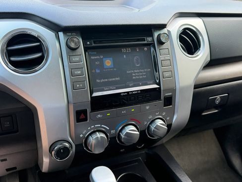 Used 2014 Toyota Tundra SR5 w/ SR5 Upgrade Package AWD/4WD image 31