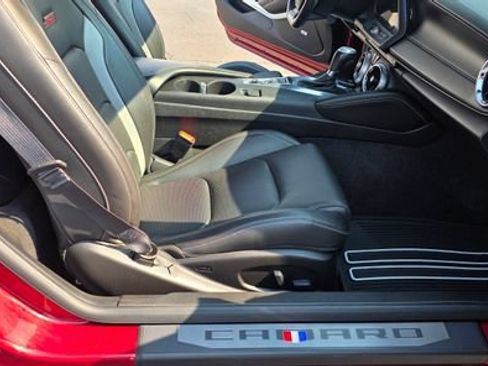 Used 2018 Chevrolet Camaro SS RWD image 11