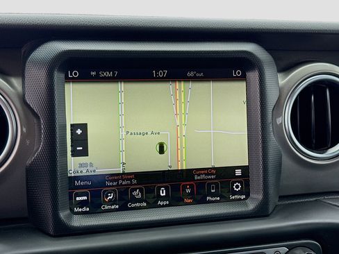 Used 2021 Jeep Wrangler Unlimited Sahara image 9