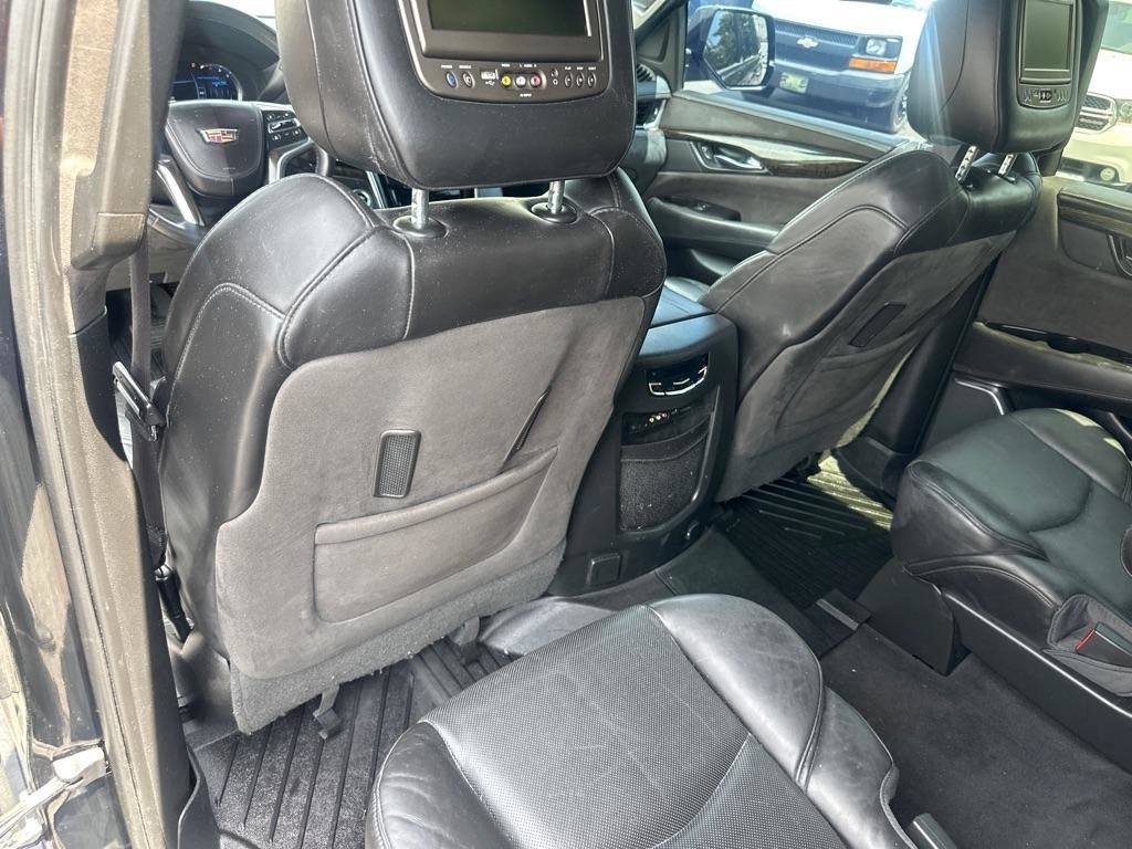 Used 2016 Cadillac Escalade Platinum AWD/4WD image 18
