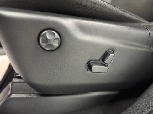 Used 2020 Jeep Grand Cherokee Altitude image 15