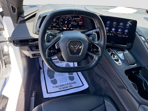 Used 2023 Chevrolet Corvette Stingray Coupe w/ Z51 Performance Package image 20