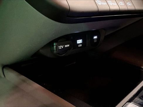 Used 2024 Hyundai Elantra SEL image 16