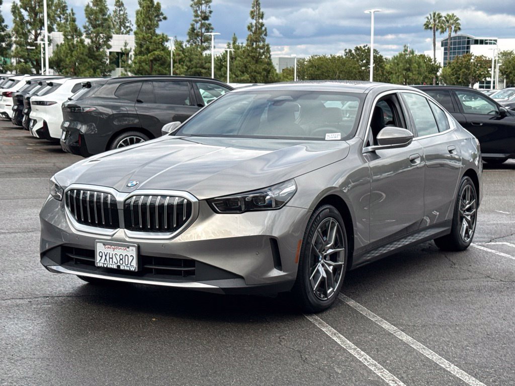 Used 2026 BMW 530i w/ Premium Package RWD image 2