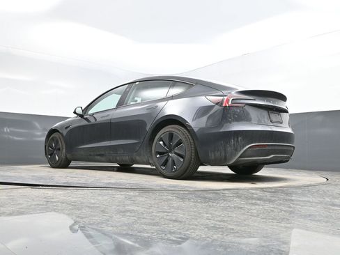 Used 2025 Tesla Model 3 Long Range image 32