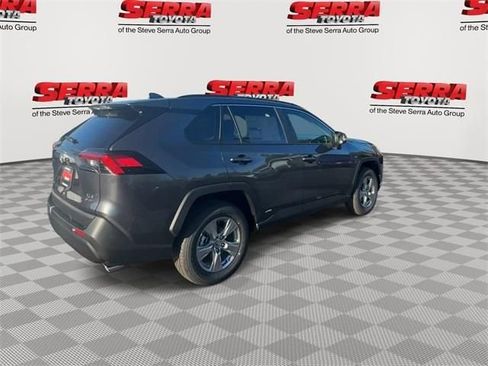 Used 2025 Toyota RAV4 XLE image 9