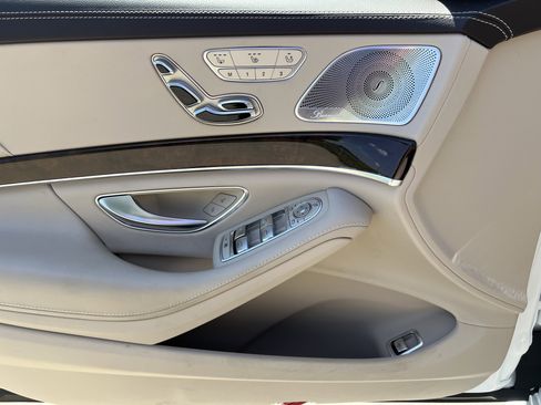 Used 2019 Mercedes-Benz S 560 Sedan image 14