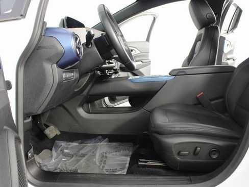 Used 2024 Chevrolet Equinox EV LT image 17