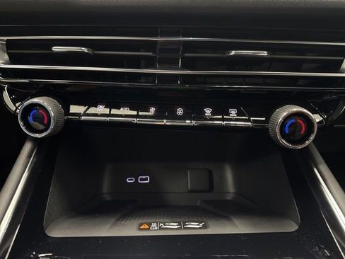 New 2026 Chevrolet Traverse LT w/ LPO, Floor Liner Package AWD/4WD image 19