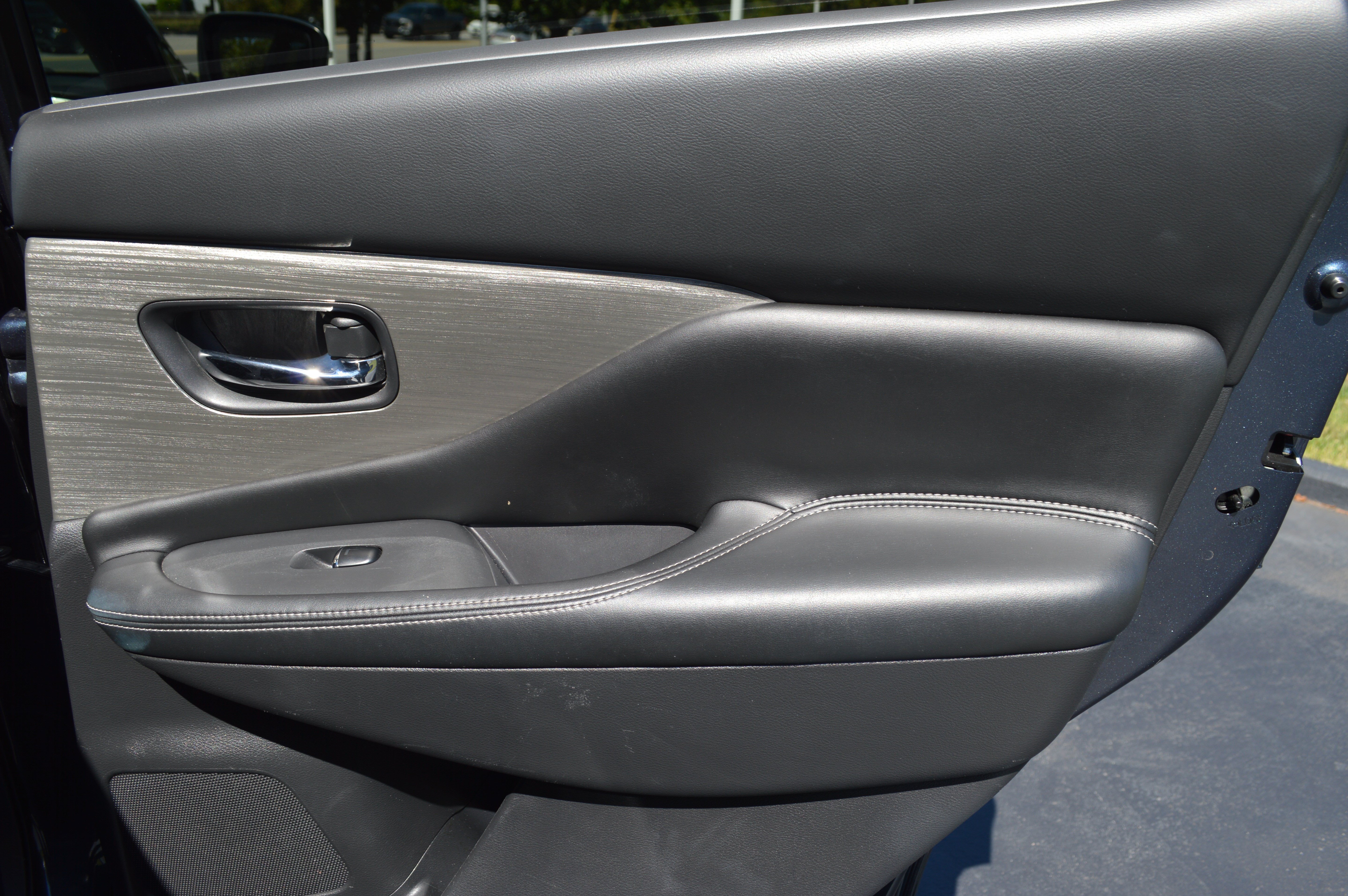 Used 2017 Nissan Murano Platinum w/ Platinum Technology Package FWD image 33