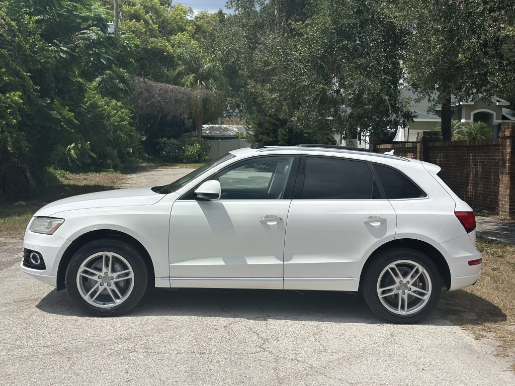 Used 2015 Audi Q5 2.0T Premium Plus w/ Technology Package AWD/4WD image 2