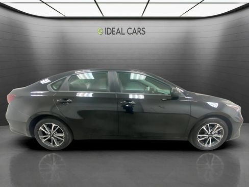 Used 2023 Kia Forte LXS FWD image 4