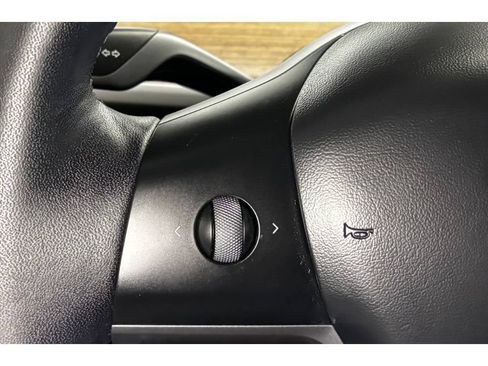 Used 2023 Tesla Model 3 Standard Range image 24