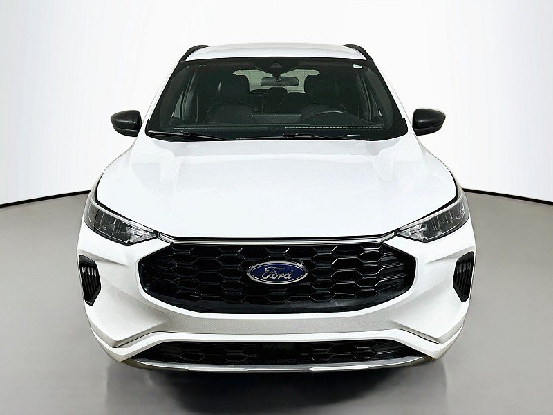 Used 2023 Ford Escape ST-Line w/ Tech Pack #1 AWD/4WD image 2