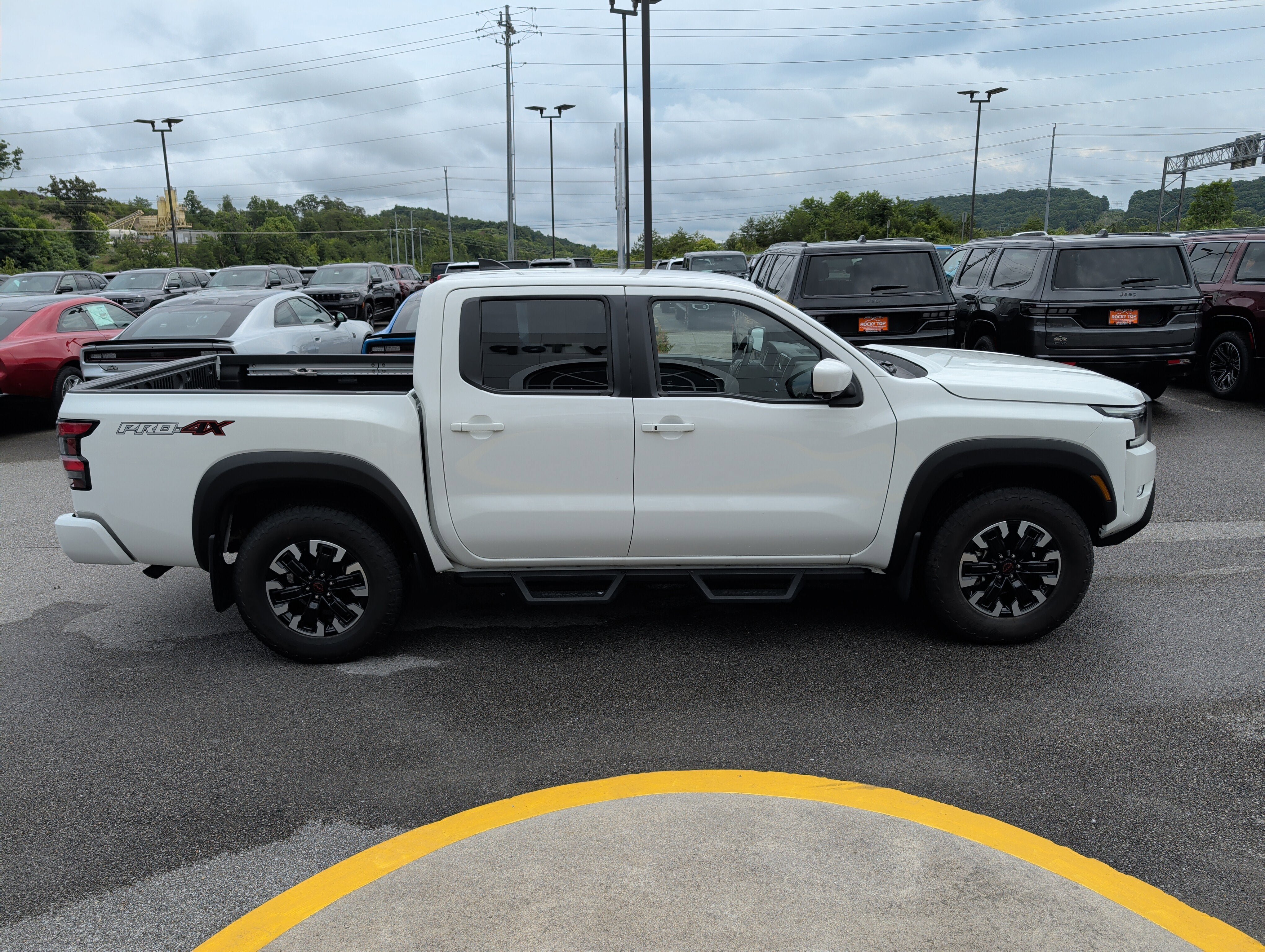 Used 2024 Nissan Frontier PRO-4X w/ Pro Convenience Package AWD/4WD image 5