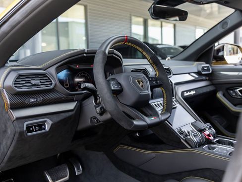 Used 2024 Lamborghini Urus Performante image 31