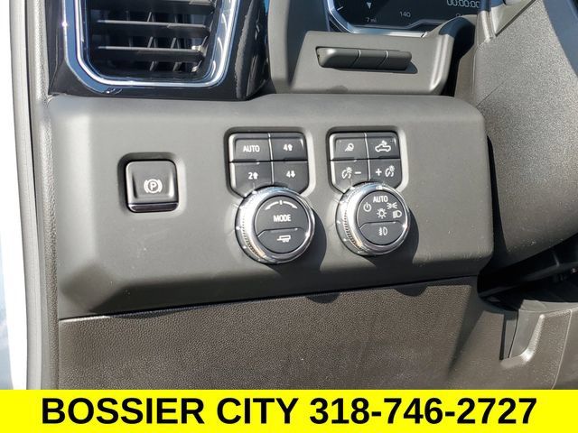 New 2025 GMC Sierra 2500 Denali Ultimate AWD/4WD image 15