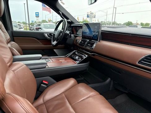 Used 2024 Lincoln Navigator L Reserve AWD/4WD image 14