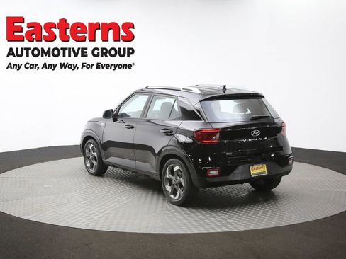 Used 2022 Hyundai Venue SEL image 64