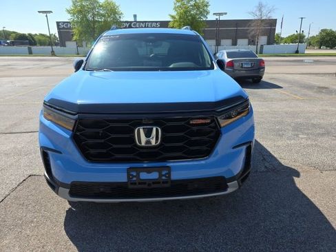 Used 2025 Honda Pilot TrailSport image 8