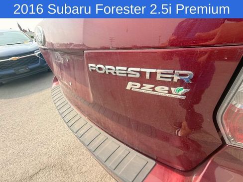 Used 2016 Subaru Forester 2.5i Premium w/ All-Weather Package AWD/4WD image 8