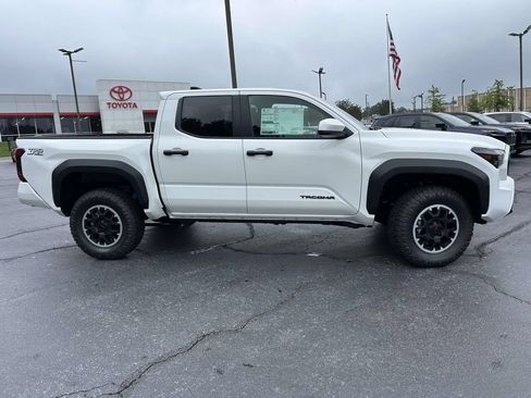 New 2026 Toyota Tacoma TRD Off-Road AWD/4WD image 2
