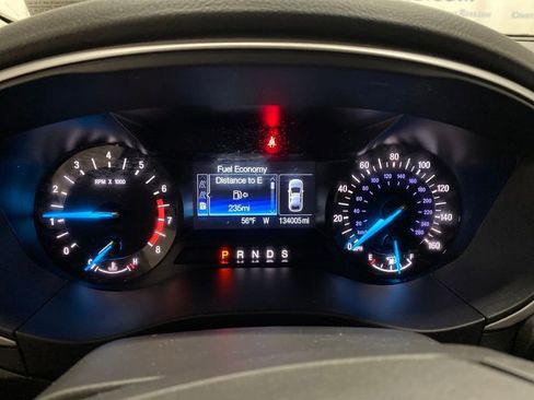 Used 2015 Ford Fusion SE image 18