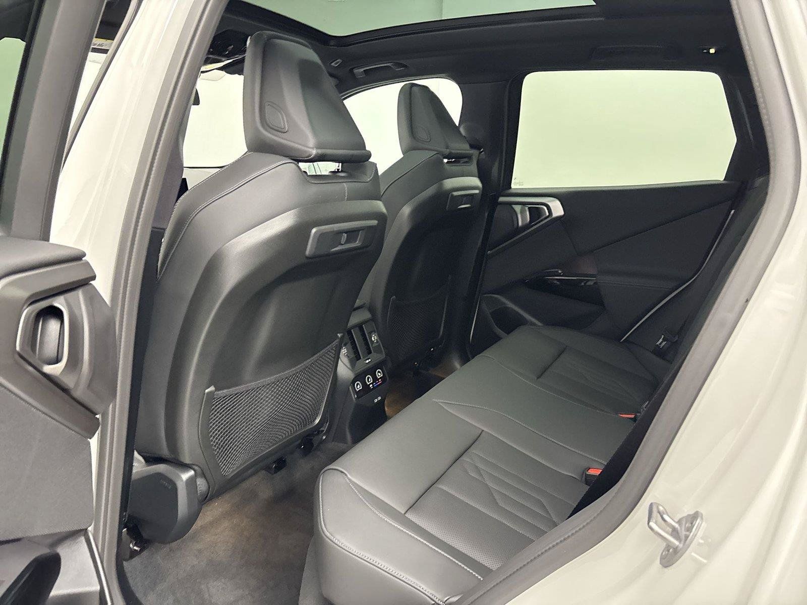 New 2026 BMW X3 xDrive30i w/ Premium Package AWD/4WD image 29