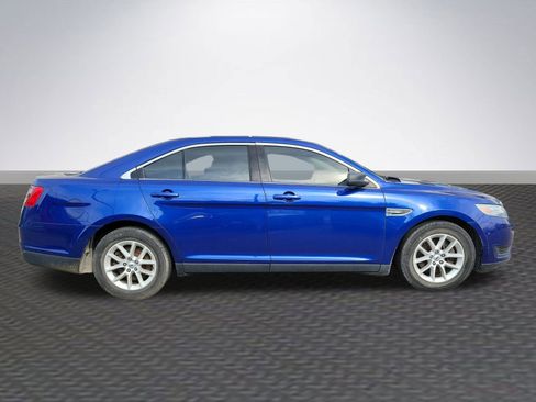 Used 2013 Ford Taurus SE image 4
