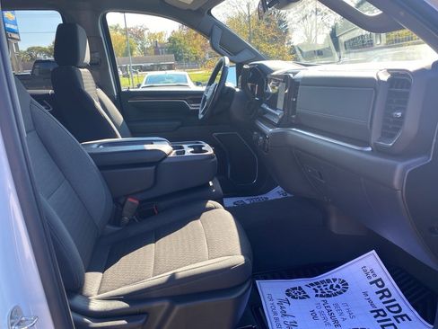 Used 2022 Chevrolet Silverado 1500 LT image 10