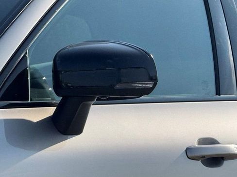 Used 2025 Volvo XC60 B5 Plus image 4