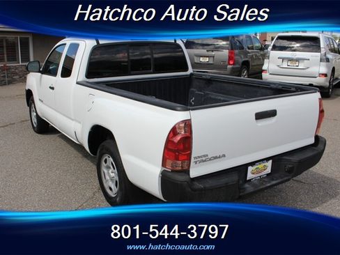 Used 2015 Toyota Tacoma 2WD Access Cab w/ Convenience Package image 3
