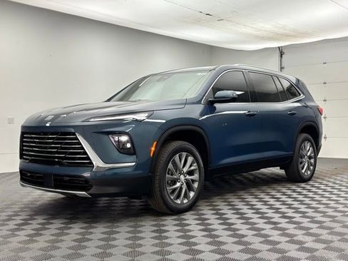 New 2026 Buick Enclave Preferred w/ Power Package image 2