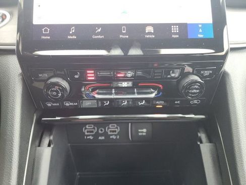 New 2025 Jeep Grand Cherokee Limited w/ Black Appearance Package image 6