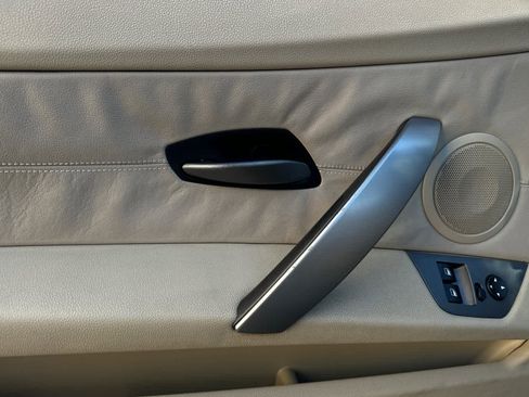 Used 2003 BMW Z4 3.0i image 12