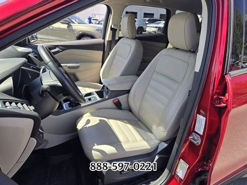 Used 2019 Ford Escape Titanium FWD image 9