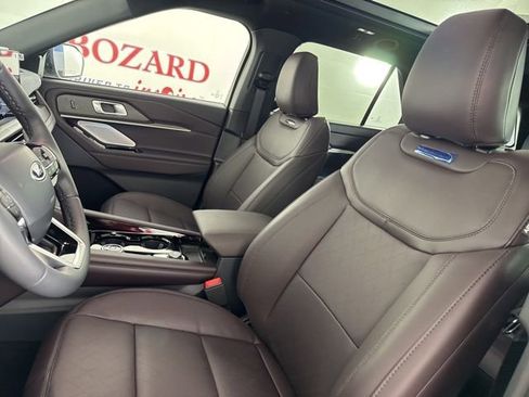New 2026 Ford Explorer Platinum image 14