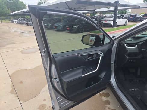 Used 2023 Toyota RAV4 LE AWD/4WD image 9