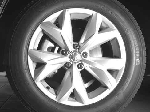 Used 2018 Volkswagen Atlas SEL FWD image 9