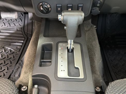 Used 2011 Nissan Xterra PRO-4X AWD/4WD image 22