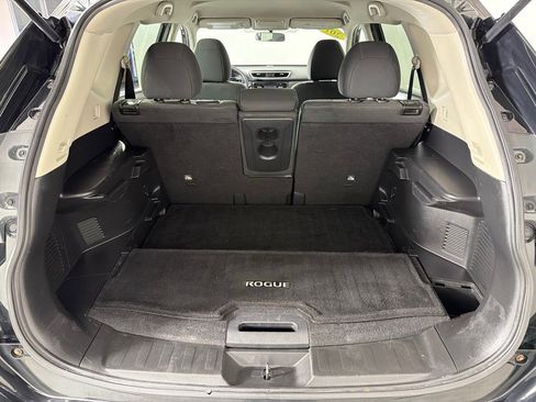 Used 2016 Nissan Rogue SV image 21