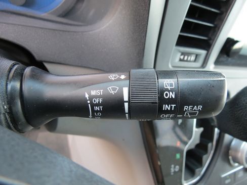 Used 2015 Toyota Sienna XLE Premium image 17